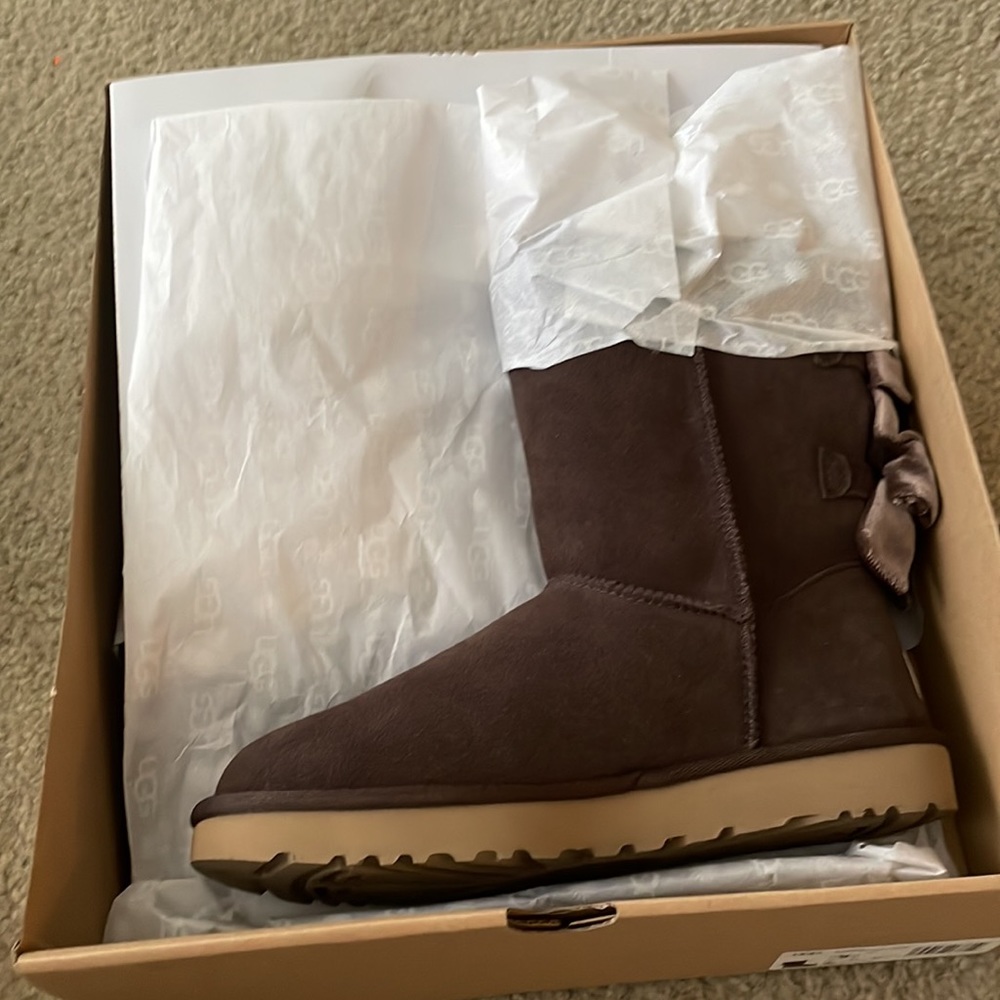 BNWT UGG  Bailey Bow Velvet Ribbon
